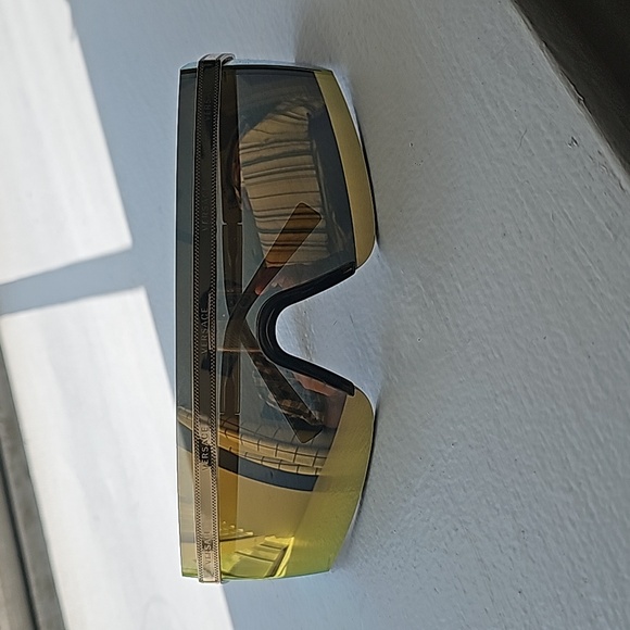 Versace Men's Sunglasses - Picture 11 of 16